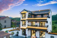 Bamboo Veranda · Hedge Bamboo Lodge