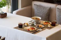 Dunjiang Jianmo Resort Homestay (Mingsha Mountain & Crescent Spring Branch) - ที่มีสระว่ายน้ำ