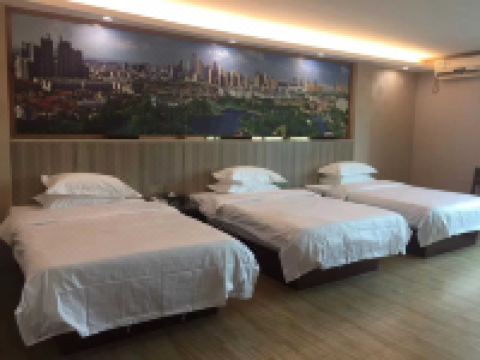 佛山168商务酒店 - 豪华三人房