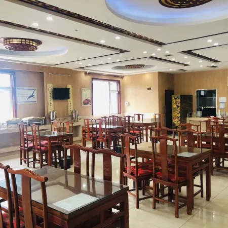 Yalinhemei Airport Hotel (Binhai International Airport Subway Station)