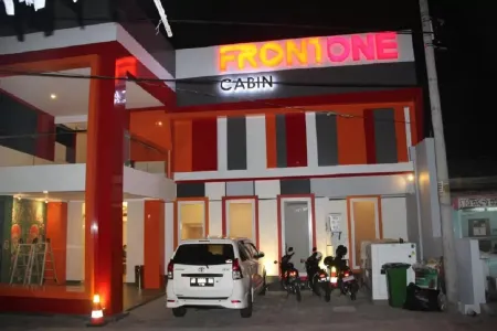 Front One Budget Malioboro Отели рядом со станцией Yogyakarta
