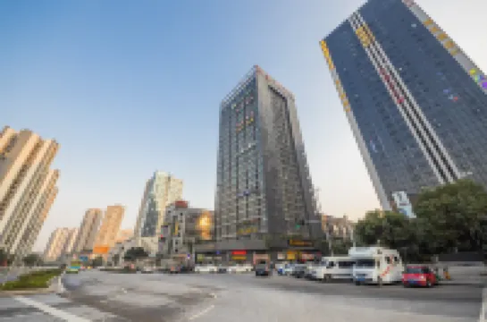 โฮม อินน์ ฉงชิ่ง นอร์ธ เรลเวย์ สเตชั่น หลงโถว เทมเปิล โรงแรมในฉงชิ่ง