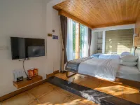 Yingde Zhulu Qingxiang B&B Hotels near Jiqingli Black Tea Valley