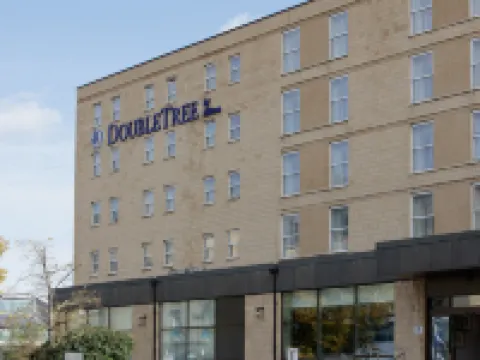 ダブルツリー バイ ヒルトン バス バースのホテル