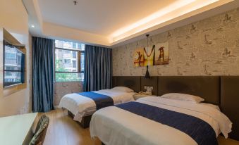 Huaju Hotel (Cangshan Wanda Plaza Pushang Avenue Subway Station)