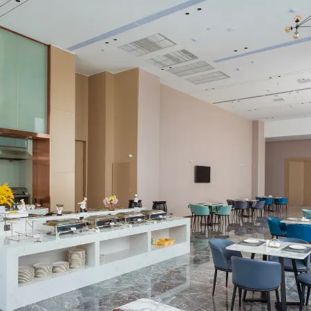 KDworld Hotel (Guigangke World High Speed Rail Station Store)