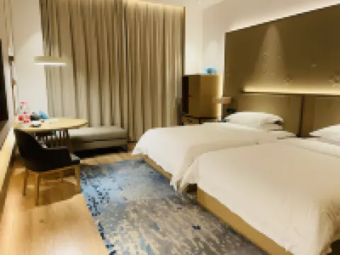 Guangzhou Peace Hotel Hotels in Guangshan