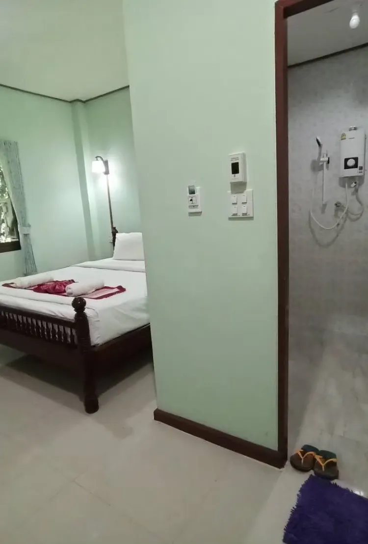 ห้องสแตนดาร์ด เตียงใหญ่ 1 เตียง