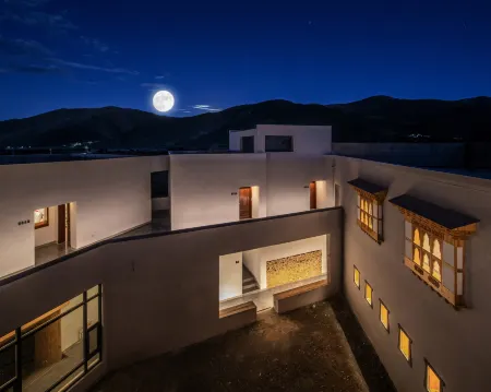 Jishan Jishe (Zhumeng Base Camp) Отели рядом с достопримечательностью «Rongbuk Monastery»