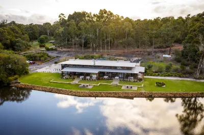 Eight Willows Retreat Hotels in Gracetown
