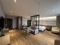 Ding Sheng Hotel Отели рядом с достопримечательностью «Храм Чу Хэянь»
