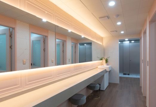 브로시스호텔의 깔끔한 인테리어