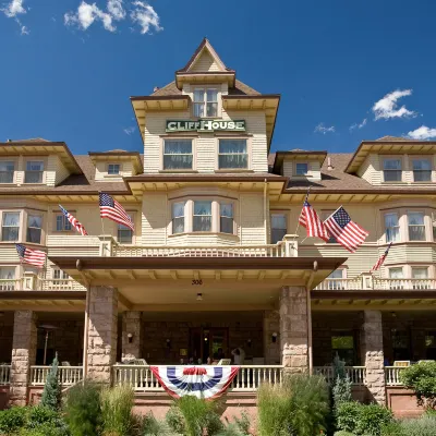 Cliff House at Pikes Peak Отели рядом с достопримечательностью «Витрина Симпич»