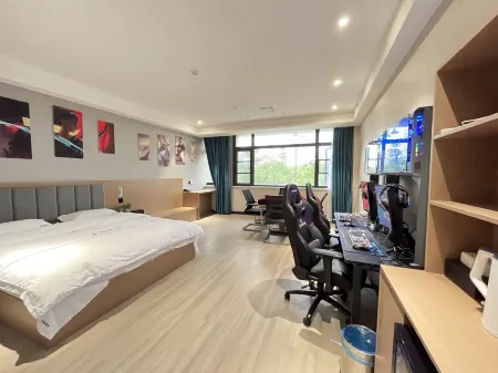 Guangshui Yunman Electric Sports Hotel Отели рядом с достопримечательностью «Yintaishan Park and Zoo (South Gate)»