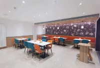 HanTing Hotel (Baoji Tiyuchang Shibahe Xinjie Pedestrian Street)