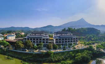 4. 우즈산 리둥 펑..