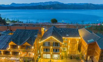 Lugu Lake Sunflower Lake View Hotel