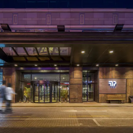 Beijing New World Centre Tongpai Hotel