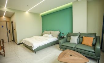 Ruili Manxing Boutique Hotel