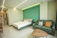 Ruili Manxing Boutique Hotel