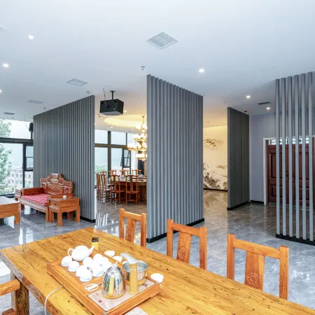 May Maple Forest House Hotel