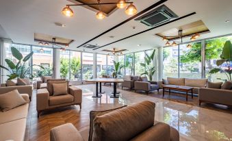Pearly Hotel