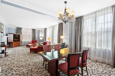 キングスイート ラウンジ利用込(millennium) ミレニアム ビルトモア ホテル ロサンゼルスの写真