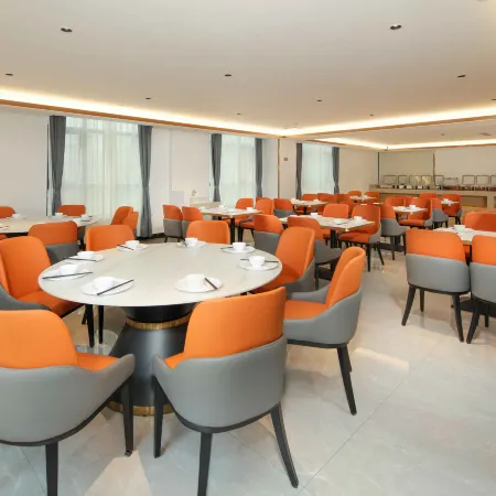 Vienna Hotel (Chongzuo Vientiane Jun Shop)