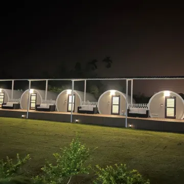 Star & Moon GUEST HOUSE Hotel dekat Sumber Air Panas Puli