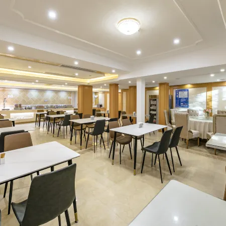 Vienna International Hotel (Fuzhou Wusi Road Store) Отели рядом с достопримечательностью «Больница Военных Территорий Фучжоу»