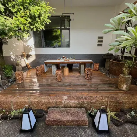 Stone Hot Spring Inn (Hot Spring Qidan Ancient Town)