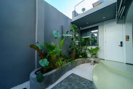 Jianshui Yasong Homestay Отели рядом с достопримечательностью «Chaoyang Tower»