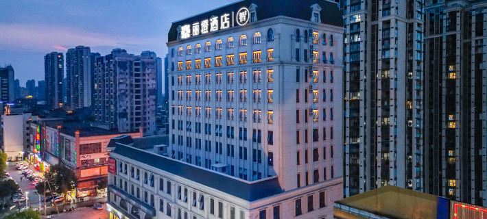 Ease Hotel · Zhi (Zhijiang Qixing Square Wuliu Park) Hotels in Zhijiang