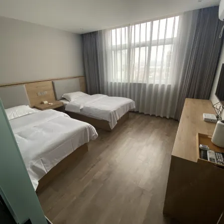 Qinghua Business Hotel