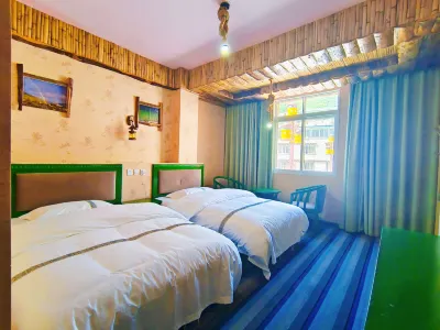 Kangding Zheqi Homestay