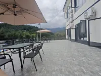 Yuanyuan Homestay (Hongyawa Wushan Branch)