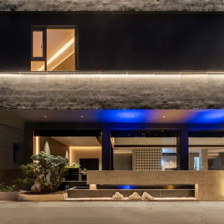 Jiaojiang Paris·Elegant Designer Resort Hotel (Jiazhi Old Street Garden Market Branch)