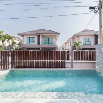 Pattaya detached four-bedroom five-bed room pool villa
