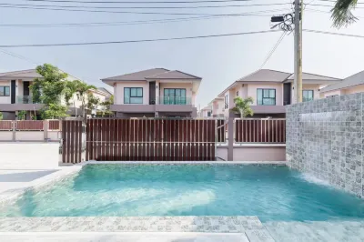 Pattaya detached four-bedroom five-bed room pool villa Hotel di Huai Yai
