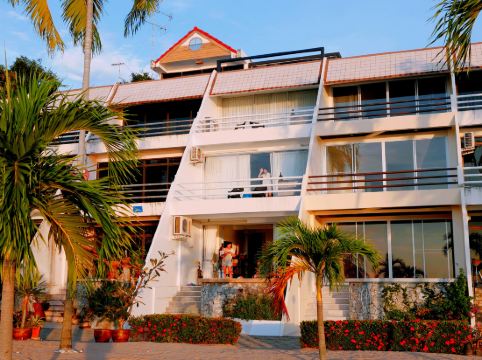 มารินอส บีชเฮ้าส์