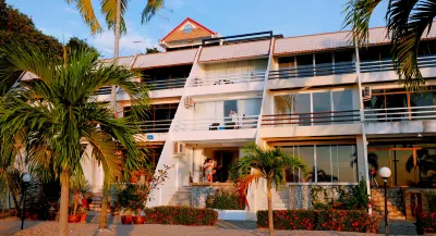 Marinos Beach House