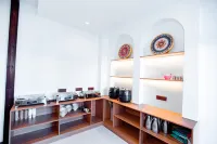 Guyue Chinoiserie Homestay Hotels in Кюнес