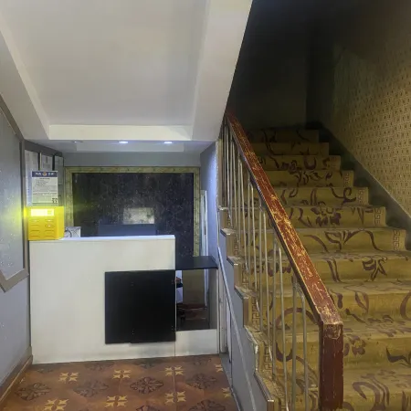 Baiyun Hotel (Gesale East Street)