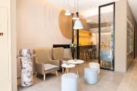 Home Hotel · neo (Tangshan Luanzhou Municipal Government) - parking
