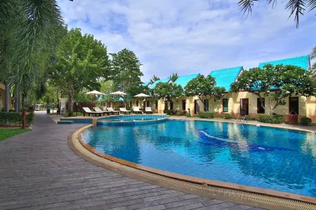 THE GREEN BEACH RESORT Отели рядом с достопримечательностью «Tham Phraya Nakhon»