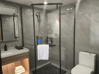 Yeste Hotel (Wuhan Tianhe Airport Tianyang Avenue Subway Station) Hotels near jodoll