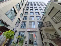 Wanmo E-Sports Hotel (Chongqing North Railway Station Zhengjiayuanz Metro Station)