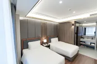 Ruifeng Xiangtai Hotel (Wanda Plaza)