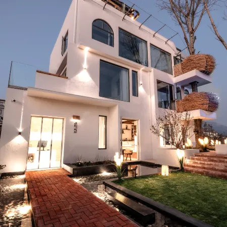 Dali · Lingyulan | DaLi Spring Mountain · Designer's Mountain-View Homestay (Cangshan Branch)