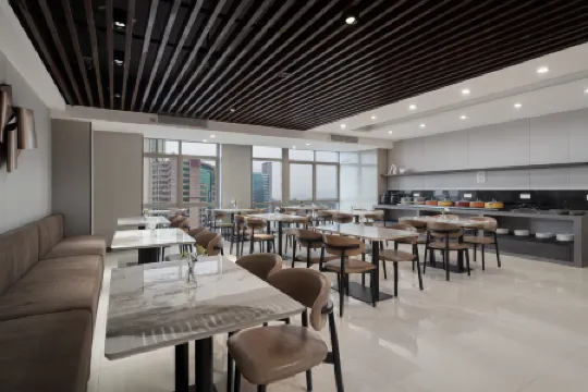 Siyue Hotel (Shiyoulu Subway Station Branch, Shidai Tianjie, Daping)